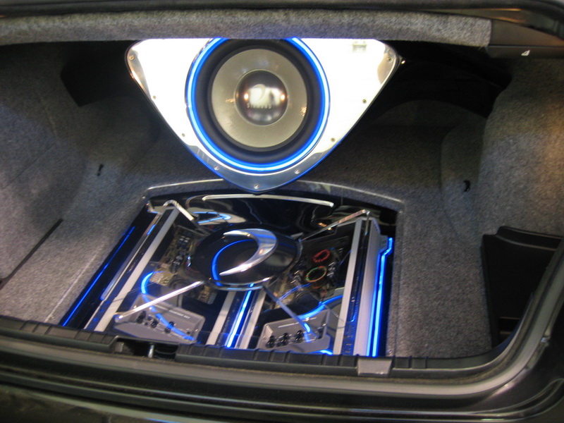 amp rack and sub box trunk of bmw
